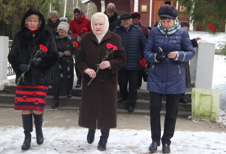 Погода в лодейном поле на неделю. Лодейное поле администрация провожают. Открытие памятника в Лодейном поле сегодня. Лодейное поле Известия. День Свирской Победы в Лодейном поле 2021.